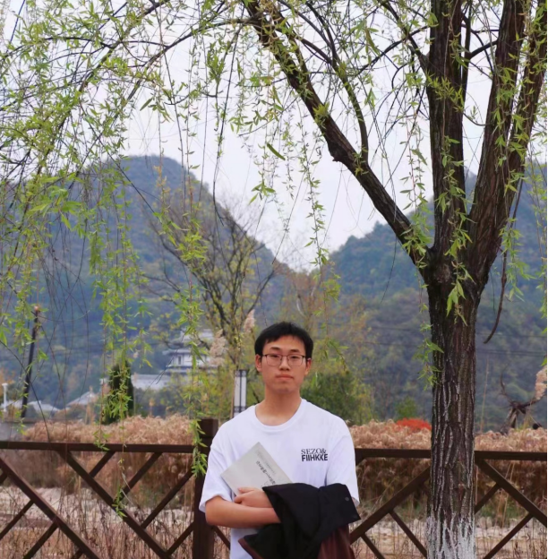 “青春恰似火 扬帆正当时”2021—2022学年露点直播
优秀学子风采展示（二）何贵波 